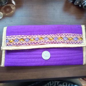 Indian clutch (purple)